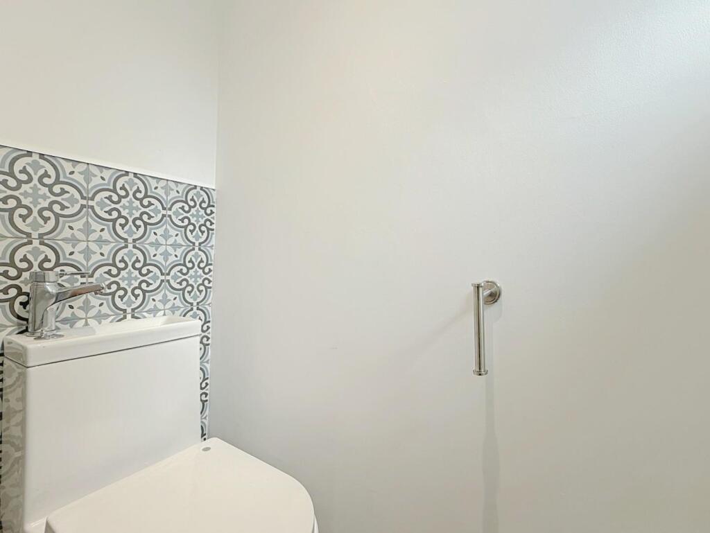 SEPERATE WC