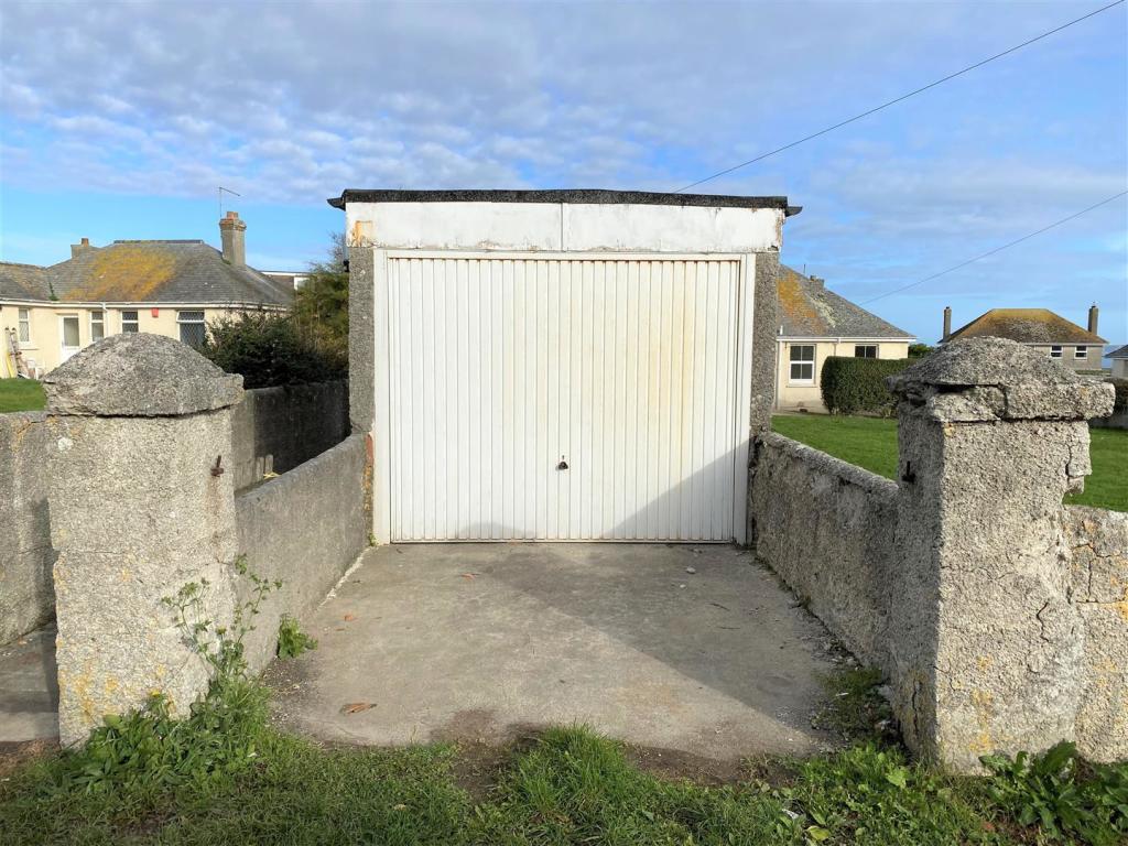 4 Bonython Road Garage