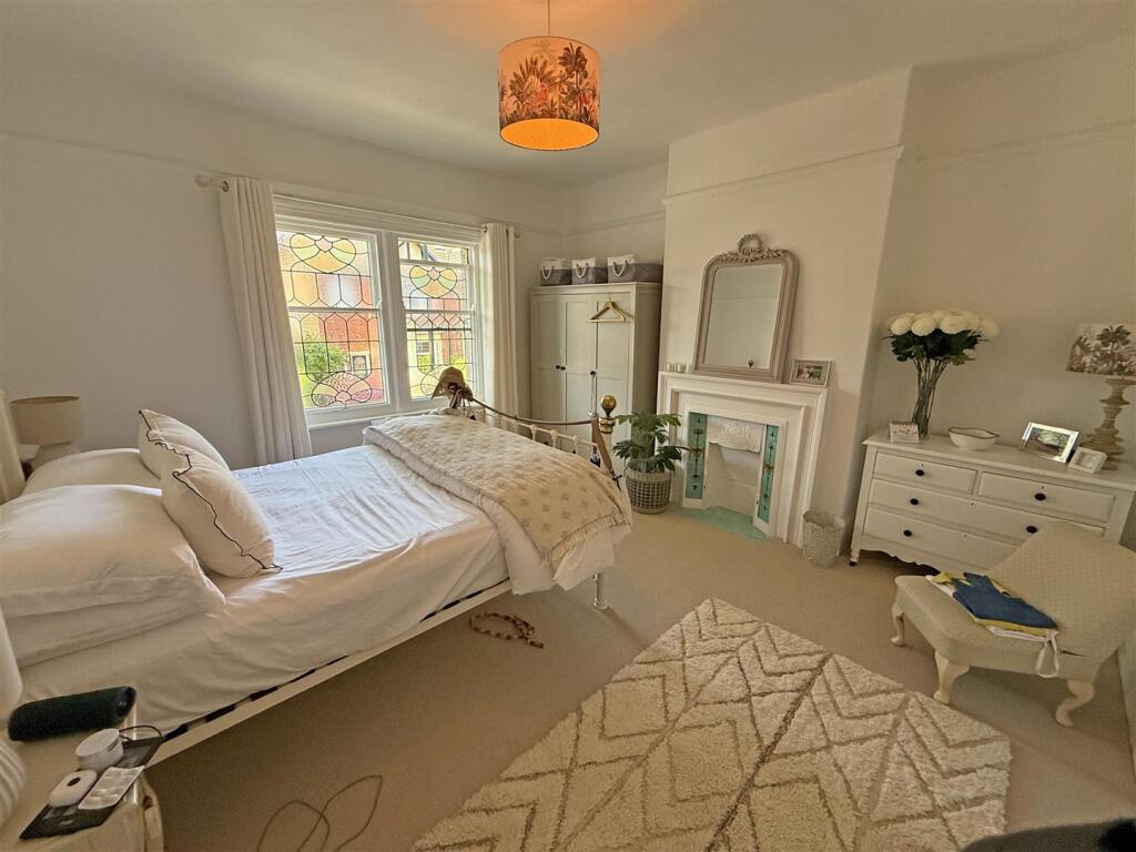 Bedroom 2.jpg