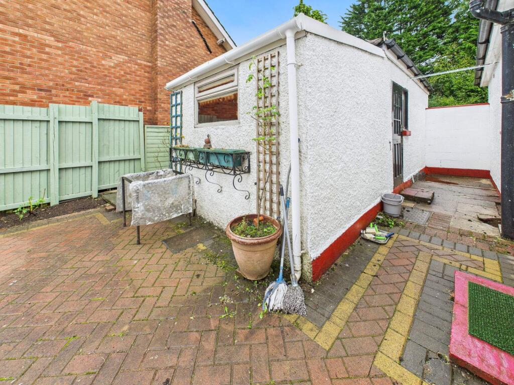 Detached Garage