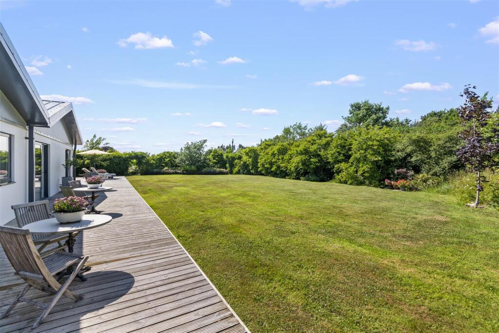 Decking and Side Garden