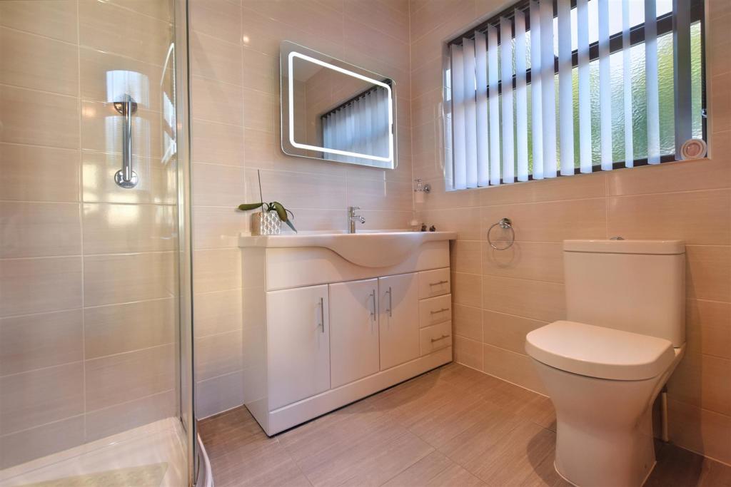 Ensuite Shower Room