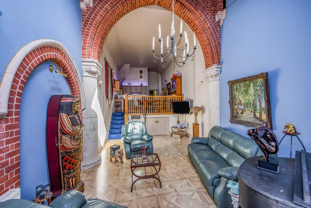 9 Grand Division Row, Henderson Road, Southsea-Sma