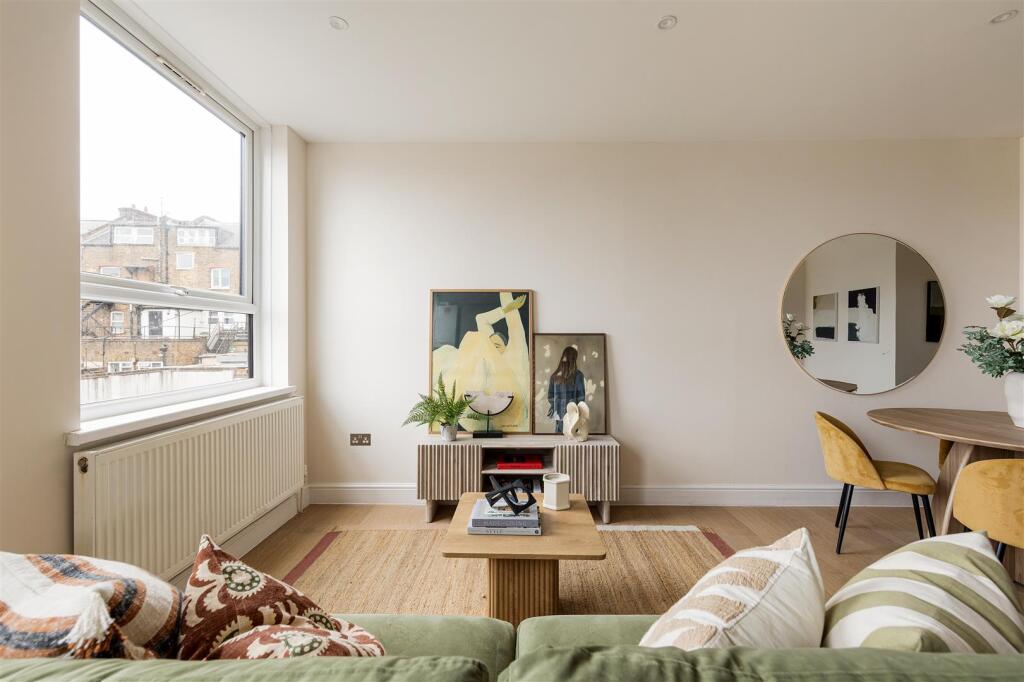Orchard House, E18