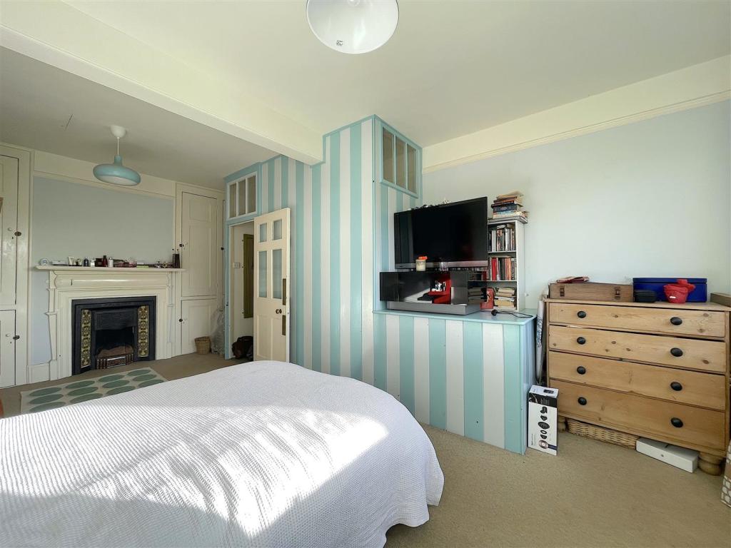 Bedroom One (4).jpeg