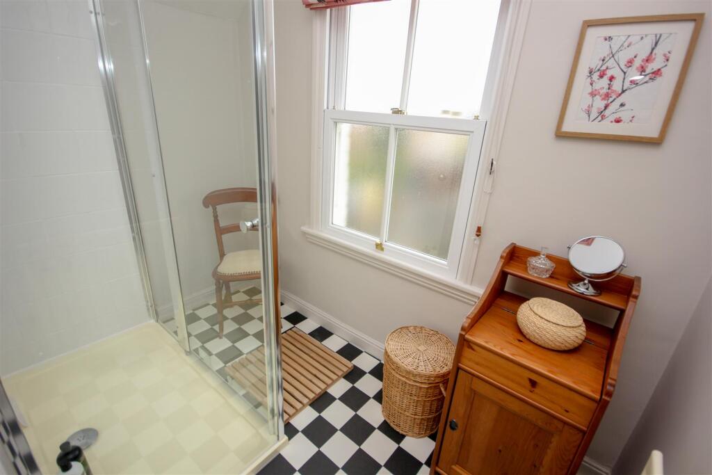 Shower Room.jpg