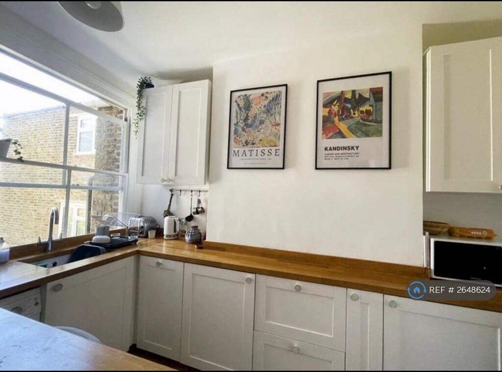 Kitchen With Breakfast Bar