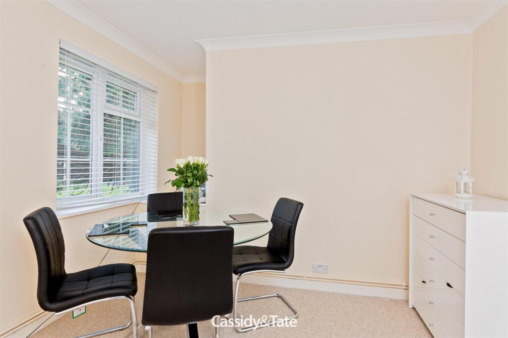 33 Westminster Court-016.jpg
