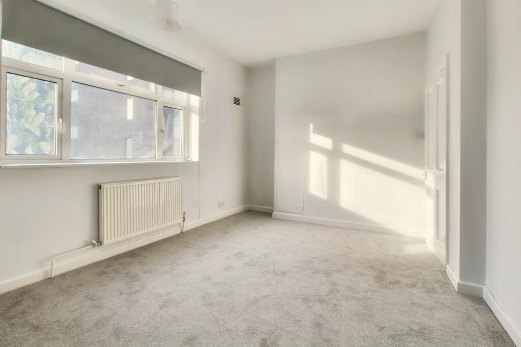 5.BEDROOM.jpg