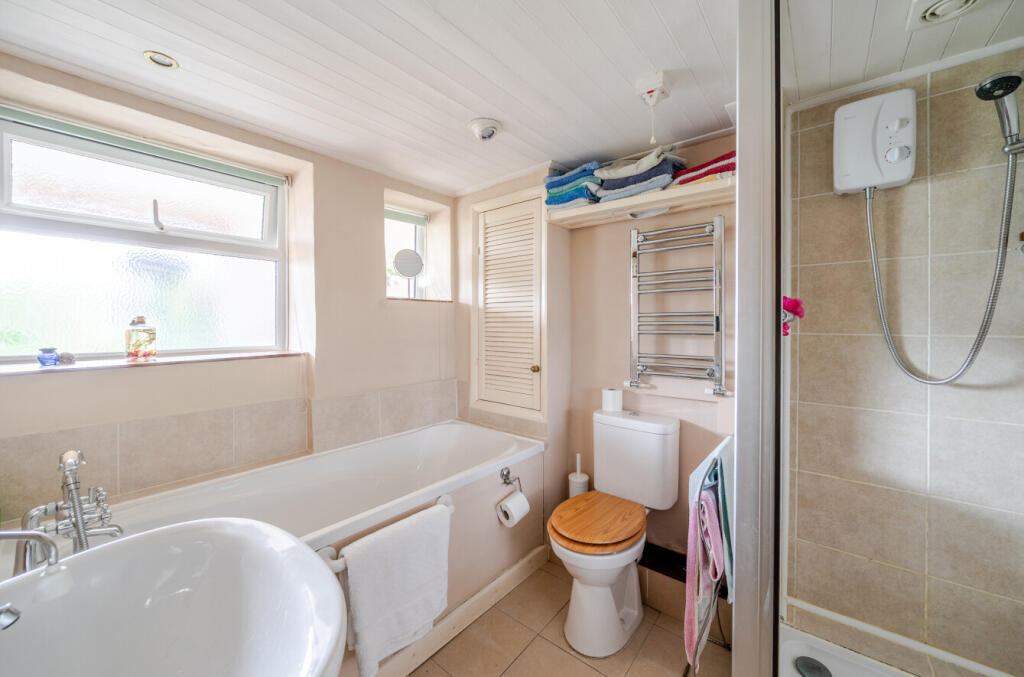 1374477-11-6908b1...