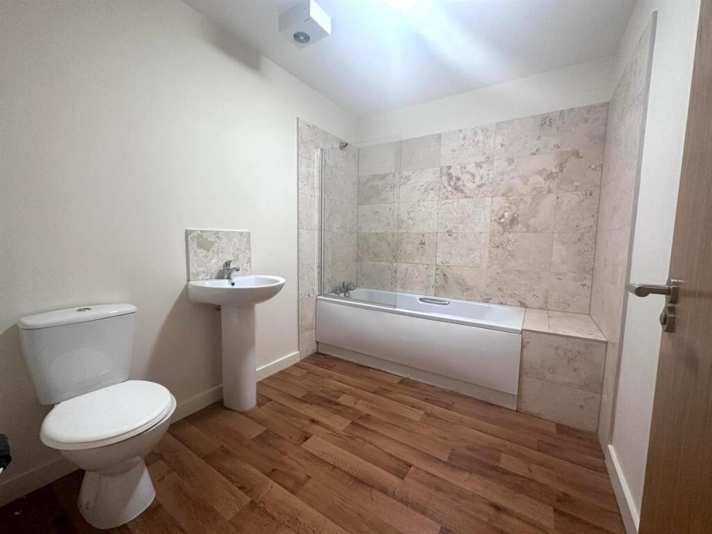 Bathroom.jpg