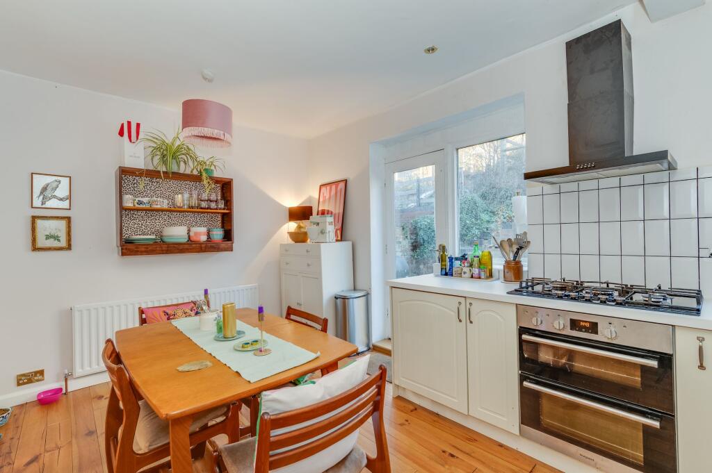 KITCHEN, DINING ROOM AND LOUNGE