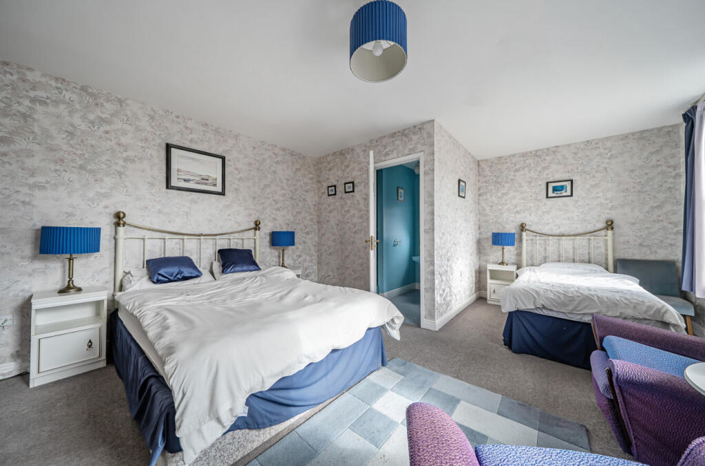 1358881-11-68d579...