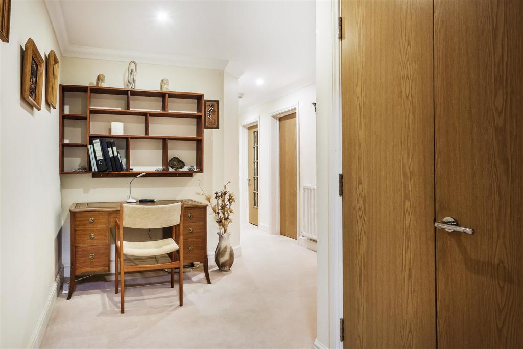 9-Warren-Court-15.jpg
