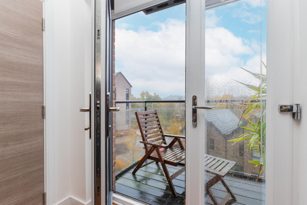 Flat 3-2, 2 Riverford Court Glasgow G43 1FB 2L-11