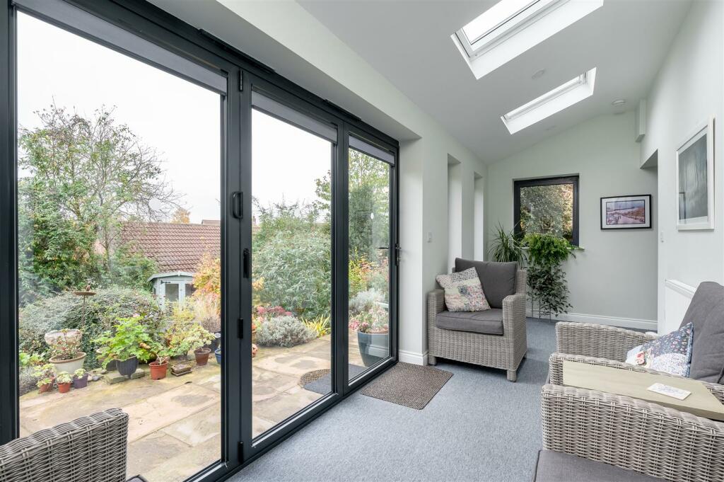 GARDEN ROOM