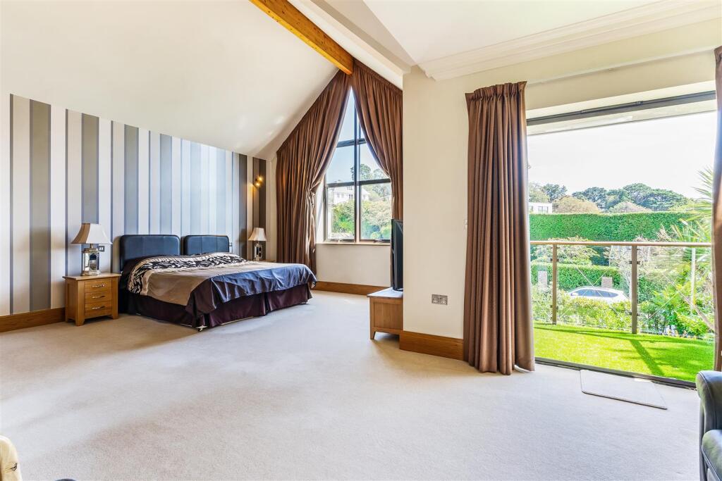 11 Brudenell Avenue 323847 (26).jpg
