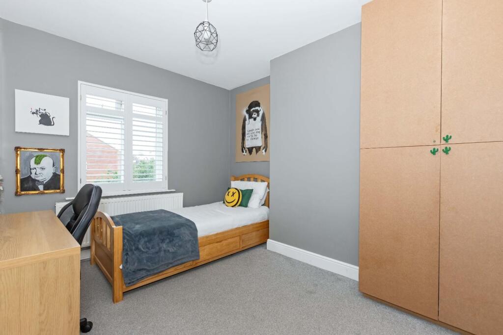 5 Myrtle Crescent_7.JPG