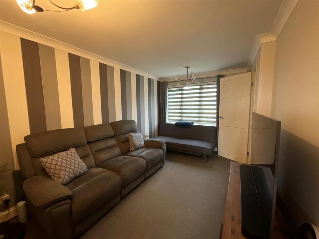 14 Frank Booton lounge.jpg