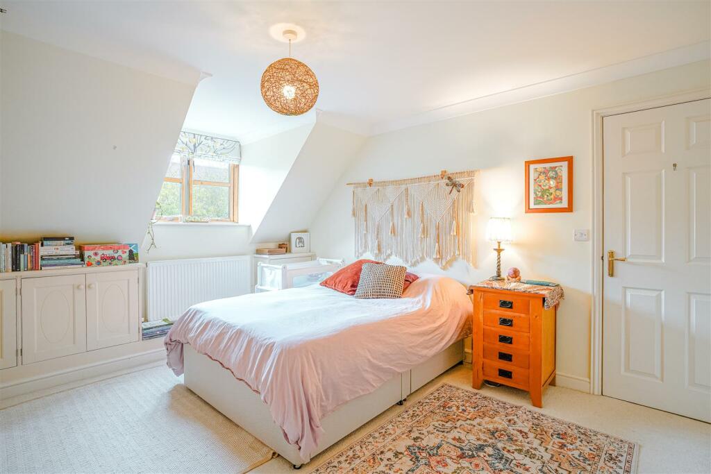 12A Copperfield Way, Burwell-21.jpg