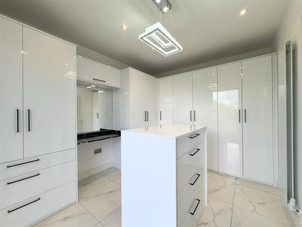 Master Dressing Room