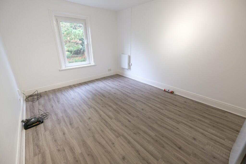 OPEN PLAN ROOM