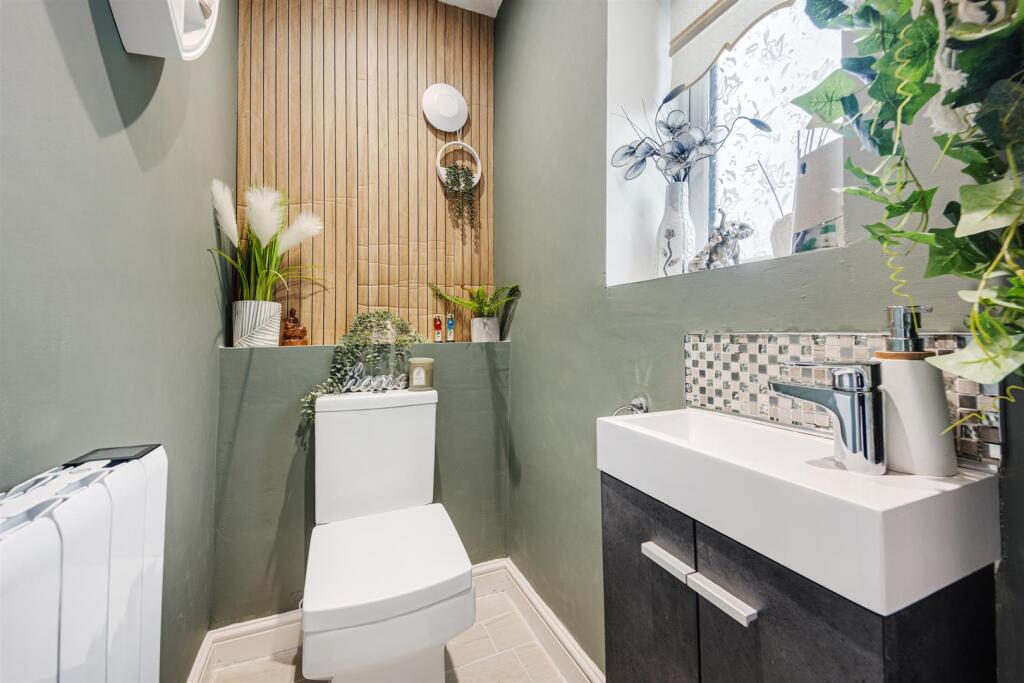 1 Thorndyke Close cloaks.jpg