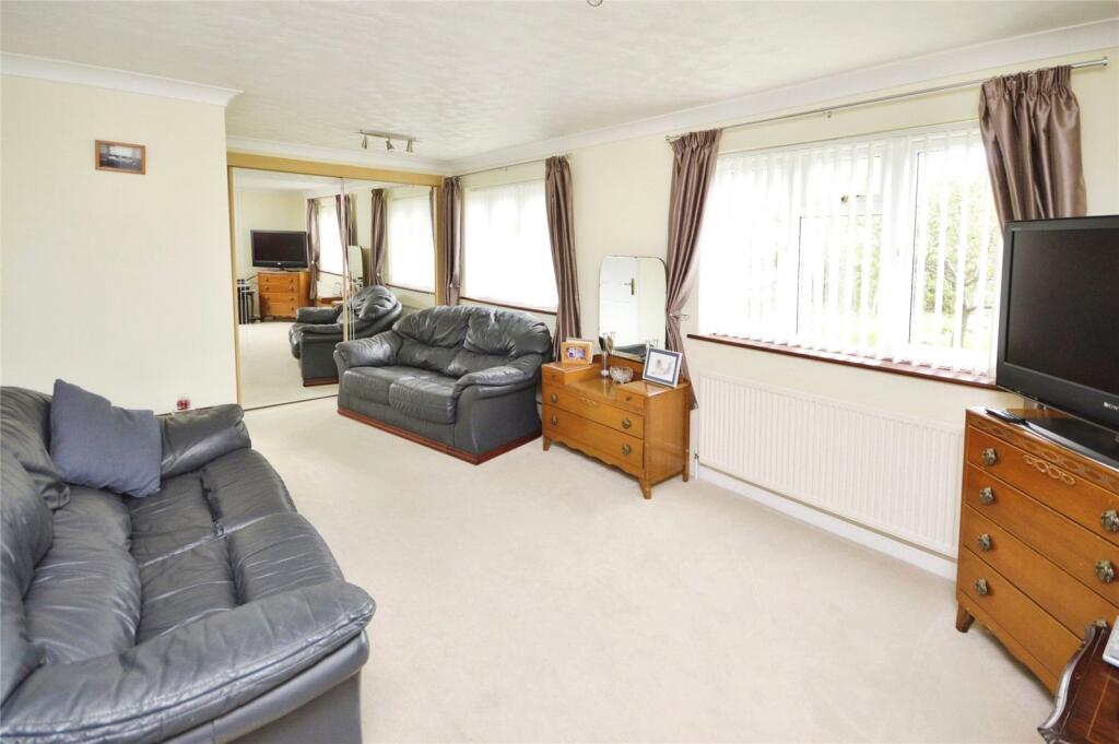 Bedroom Four / Recep