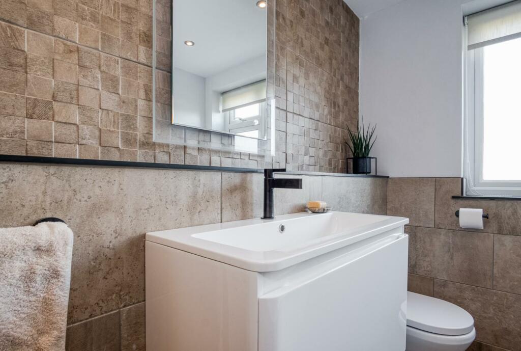 34 Cleeve drive - Mark Templer X PhotoCB 46.jpg