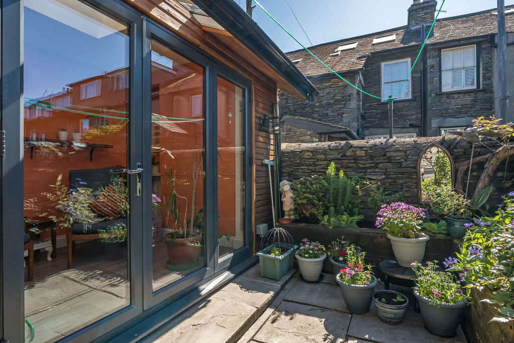 Delightful Sun Ro...