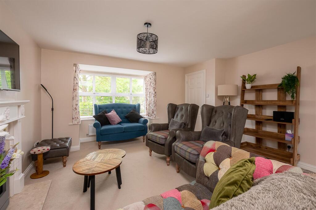 15 Whiterose drive-16.jpg