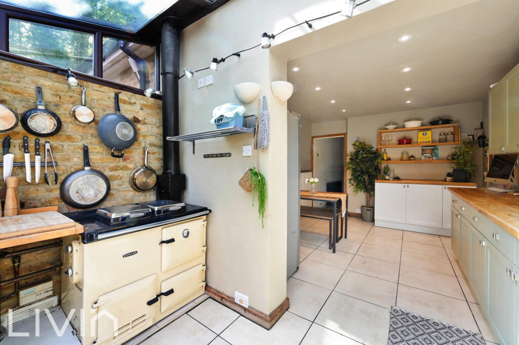 AMBERLEY GROVE, 15 (20 FROM 28)-9