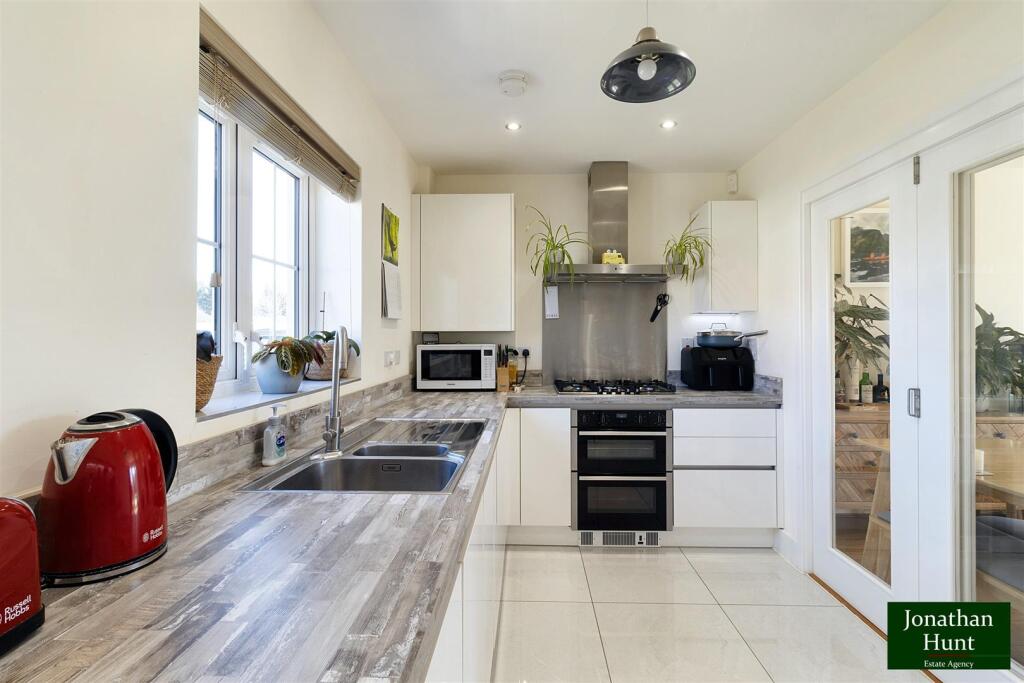 KITCHEN pic 2