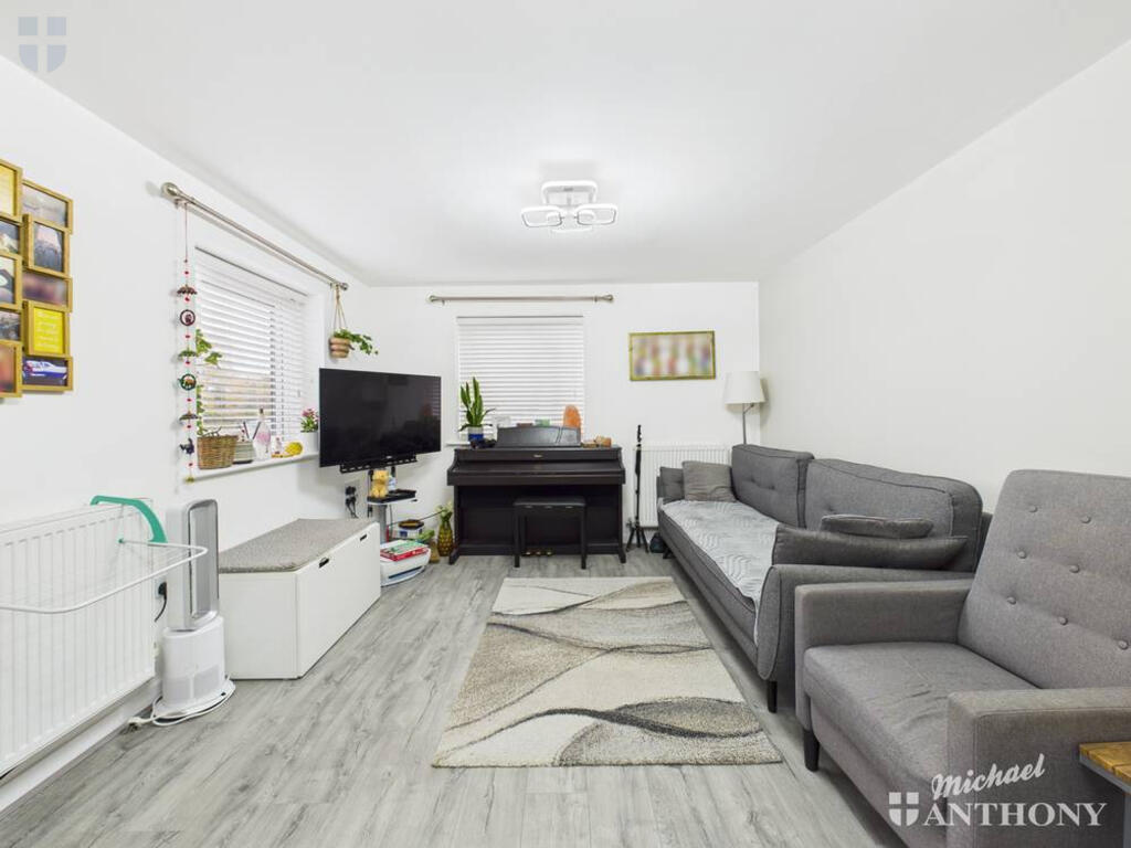 CAM03852G0-PR0464-STILL006-thumbnail-h750-70