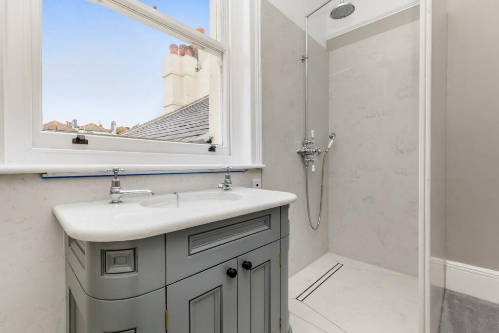 Lansdowne Place, 27, Upper Maisonette-17.JPG