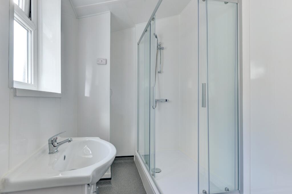 BATHROOM (2)