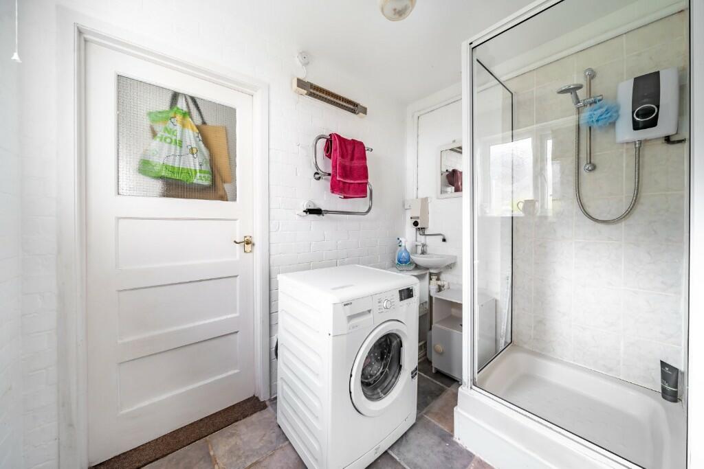 GF Shower Room