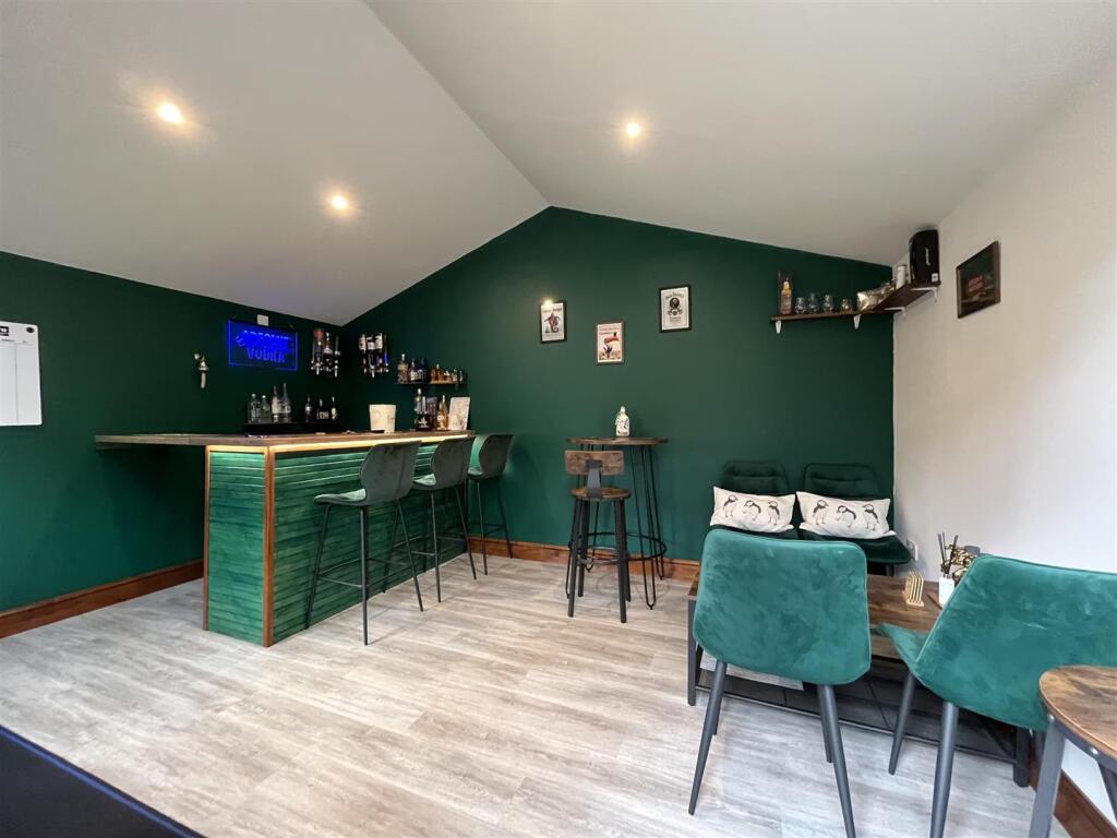 PUB
