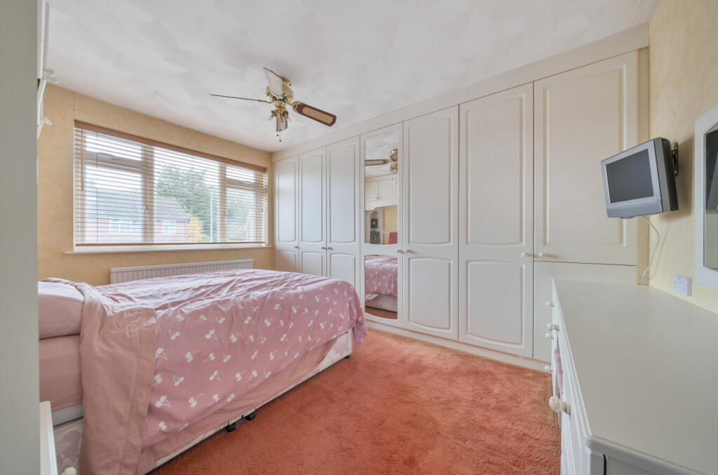 1375143-7-6909f3d...