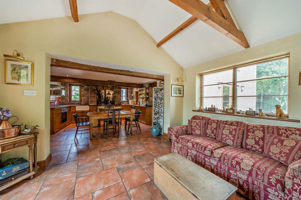 8558170-interior21-800.jpg