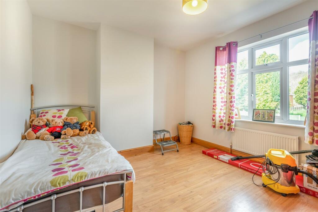 8589242-interior14.jpg