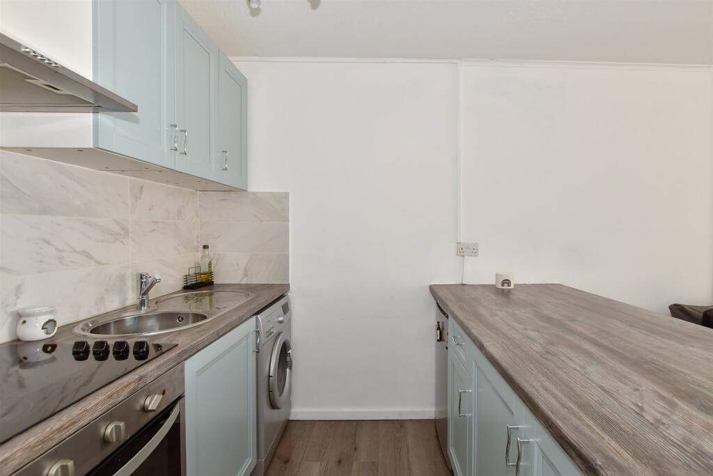 Living/Kitchen/ Bedroom Area