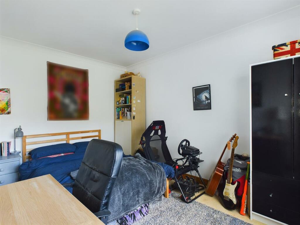 CAM02295G0-PR0116-STILL015.jpg