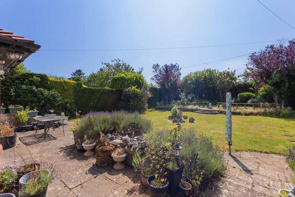 19 The Avenue, Norton-26.jpeg