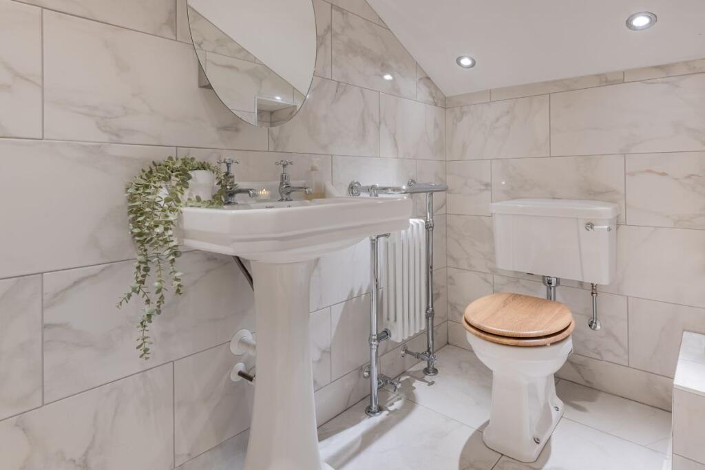 Bedroom One En-Suite