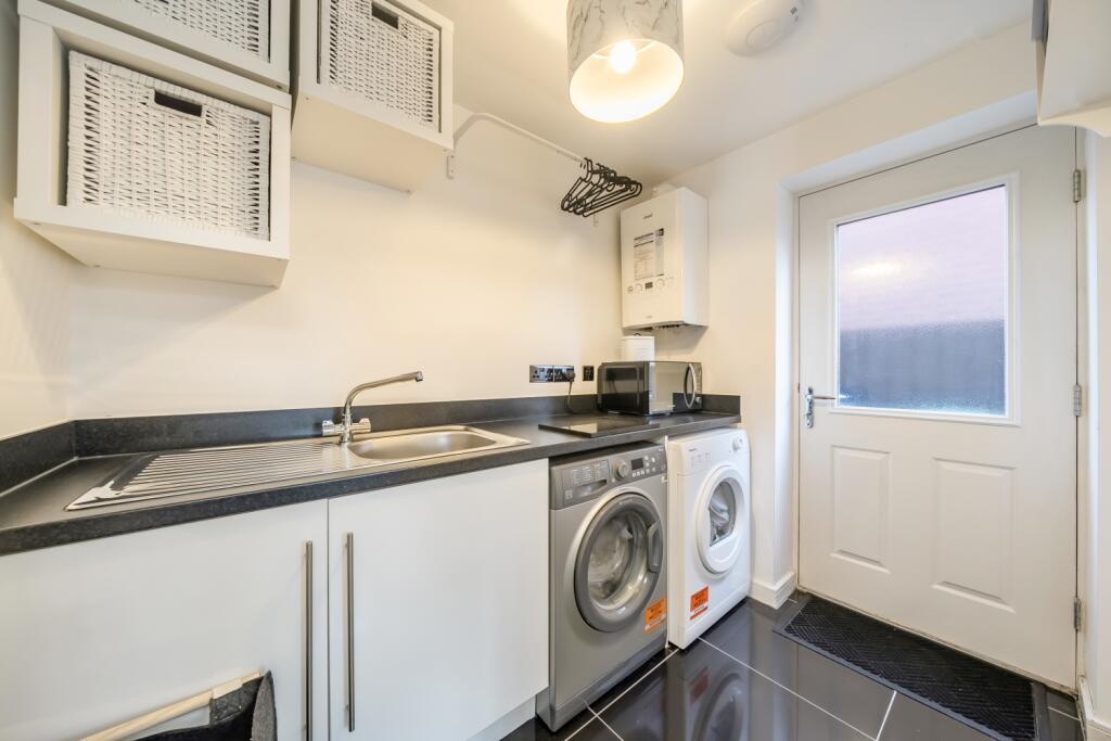 1372109-5-68f8e2dbc7849