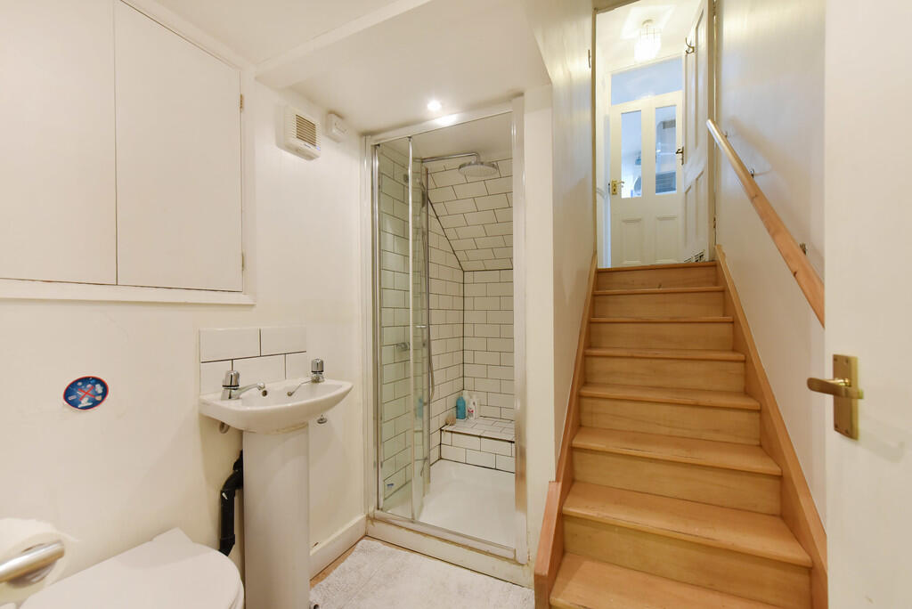 22 Meynell Cresce...