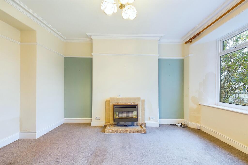 CAM04201G0-PR0030-STILL010