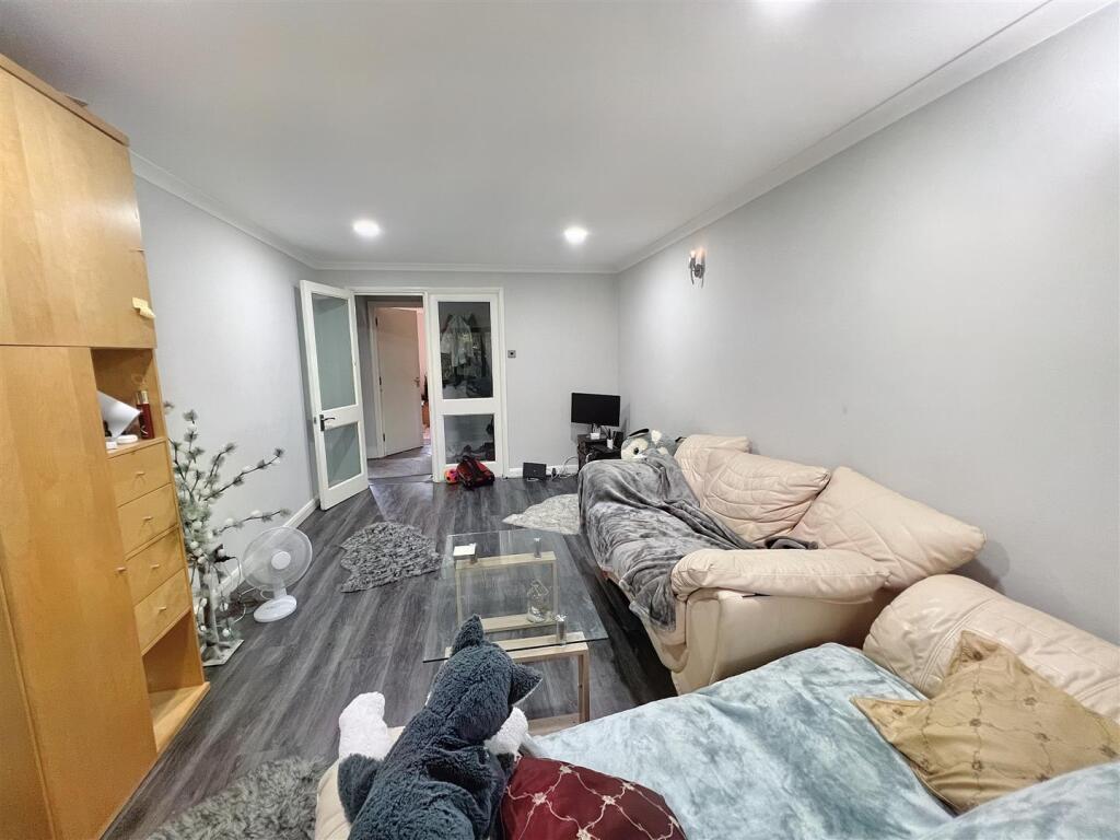 Lounge: