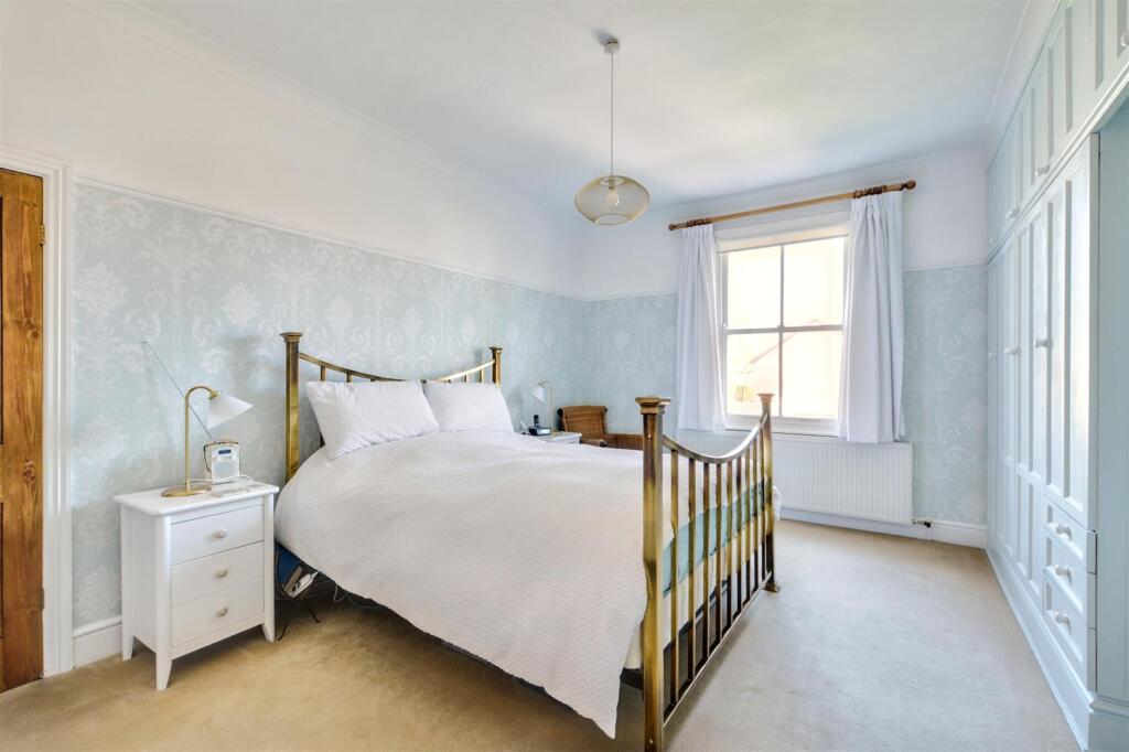 Bedroom 1_1.jpeg
